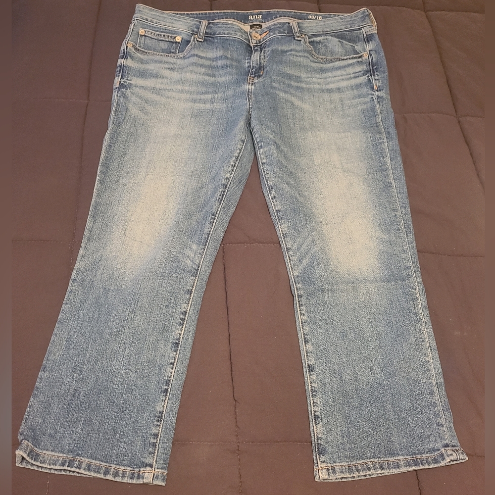 a.n.a Woman's Mid Rise Jean Capri